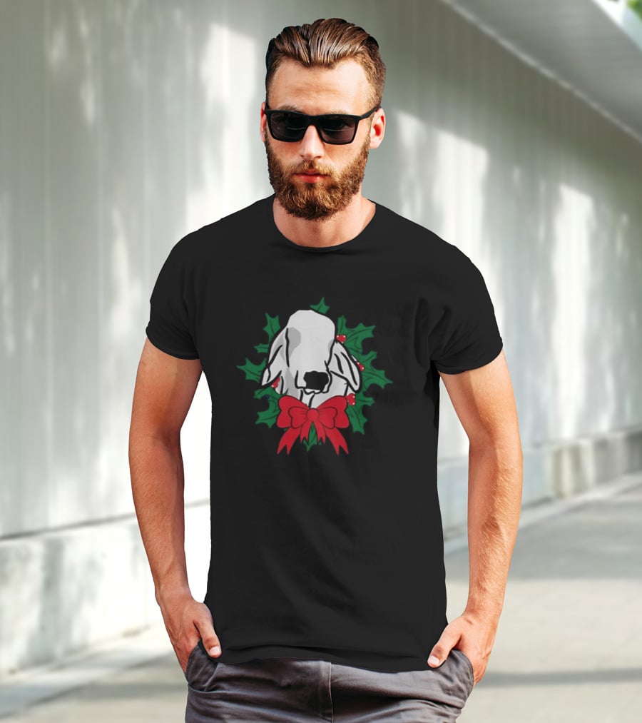 Brahman Cow Head With Festive Christmas Wreath And Bow T-Shirt