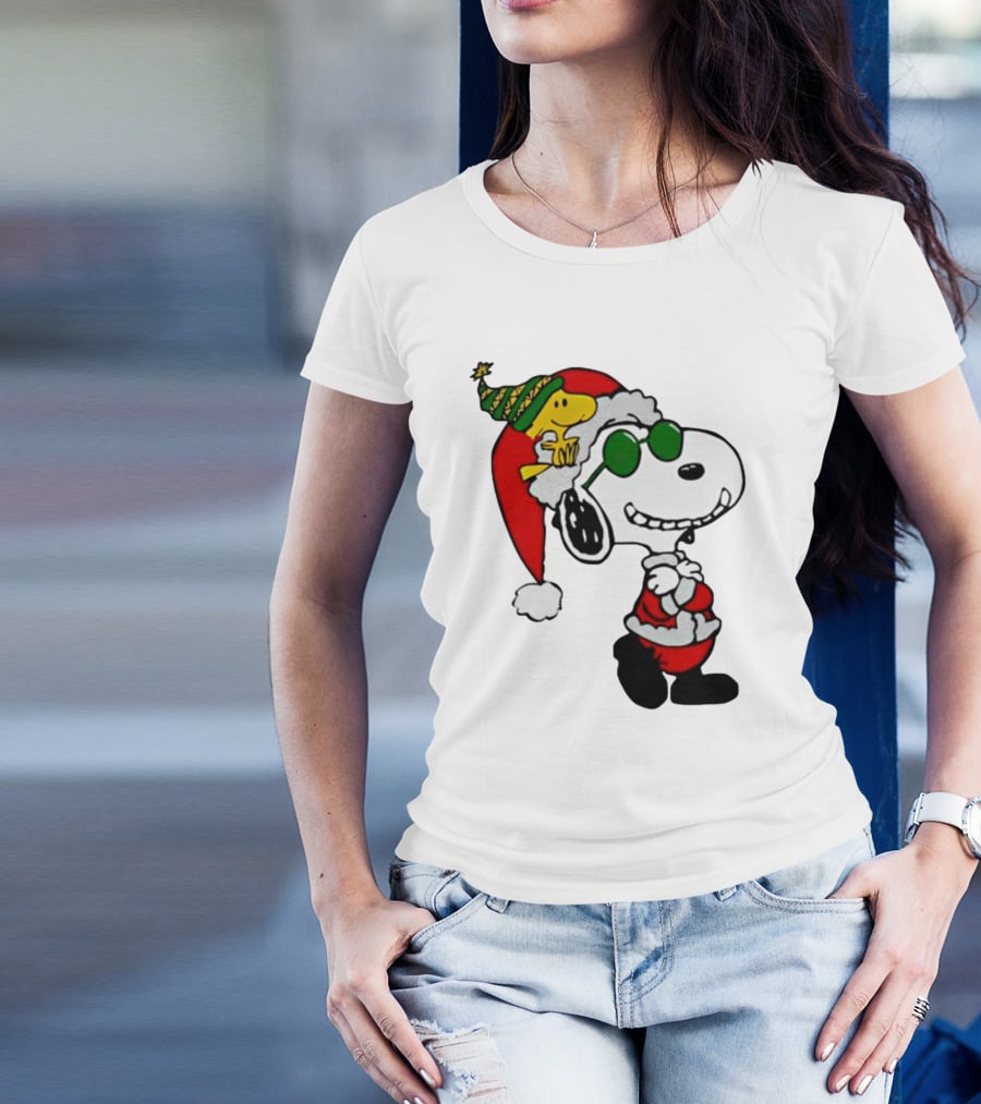 Snoopy And Woodstock Peanuts Merry Christmas Santa Hat And Sunglasses T-Shirt