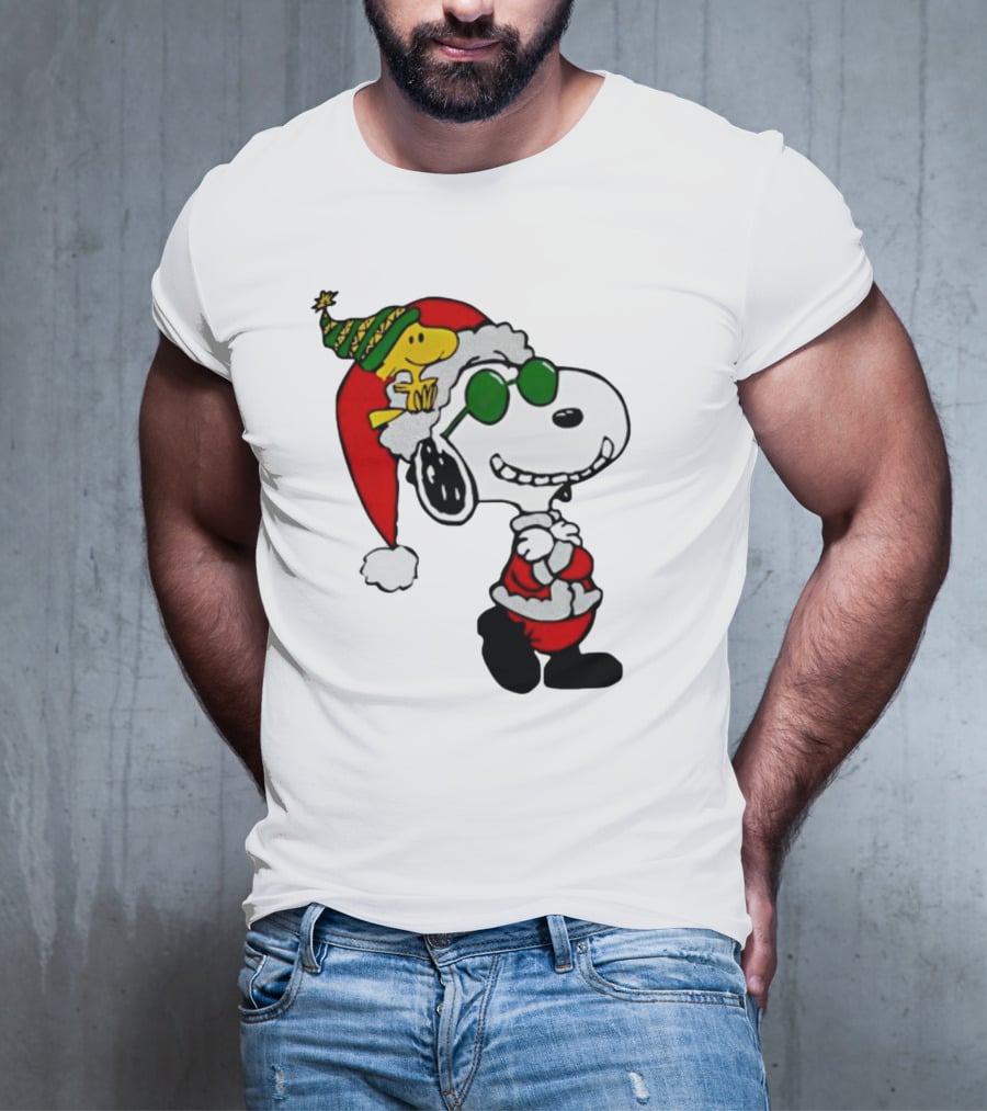 Snoopy And Woodstock Peanuts Merry Christmas Santa Hat And Sunglasses T-Shirt