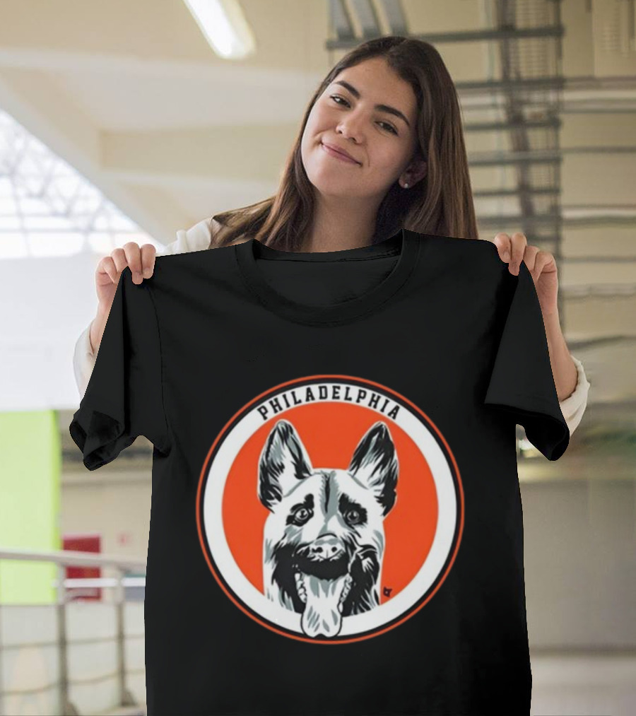 Philadelphia Dogs Hockey Team Circle T-Shirt