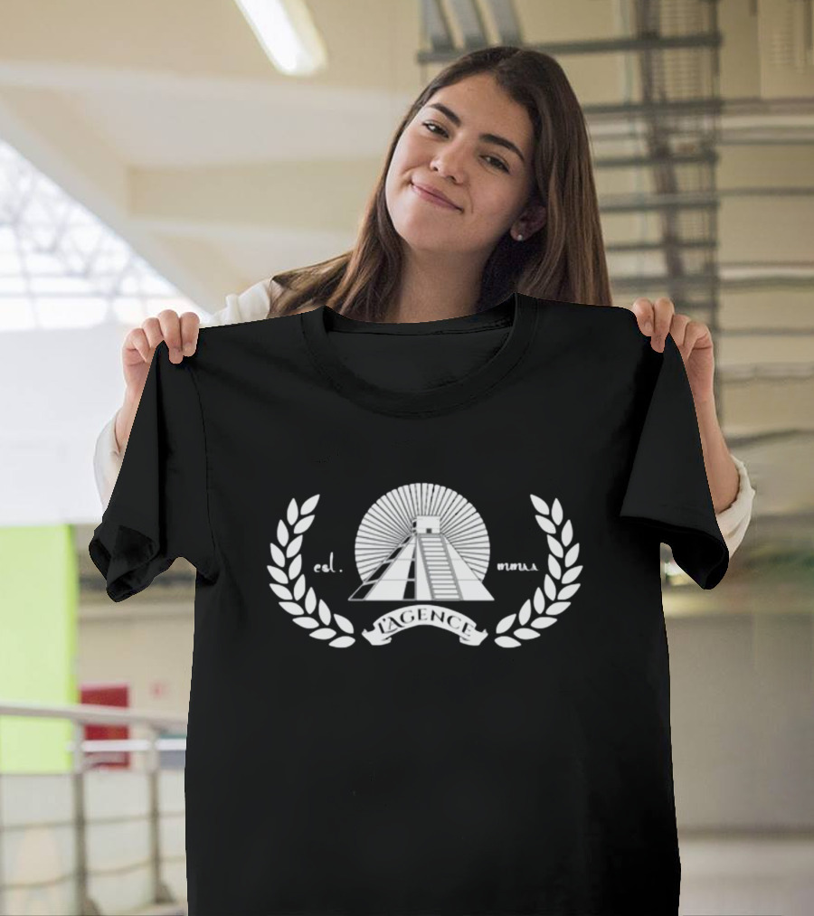 L'Agence Est. MMXXI Laurel Wreath Pyramid T-Shirt