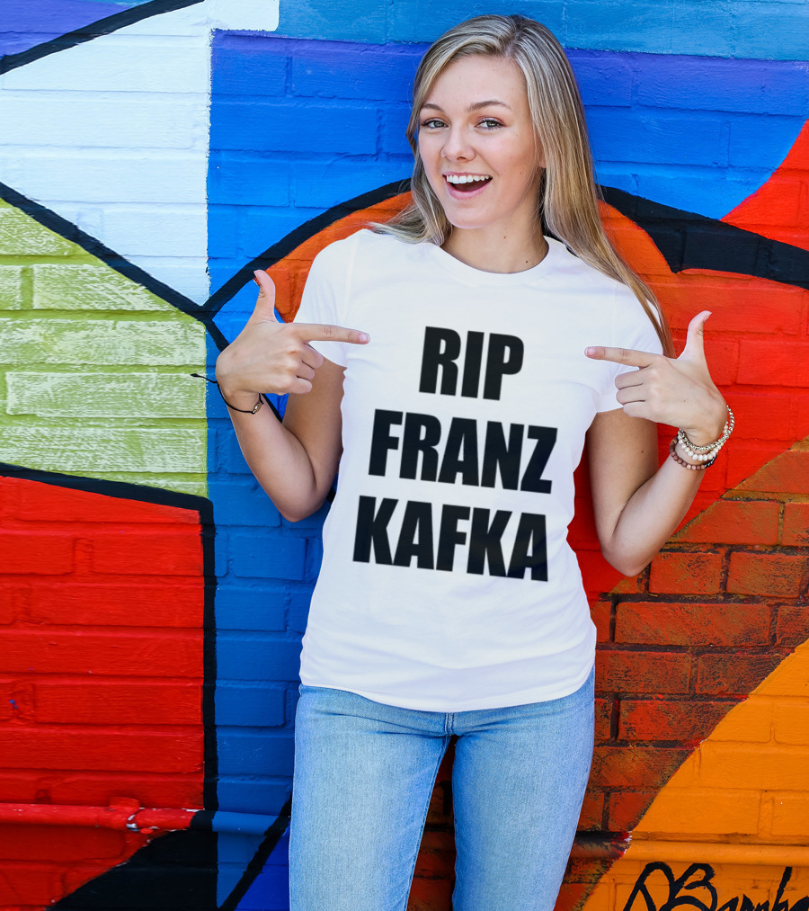 Gatamiseravel RIP Franz Kafka T-Shirt