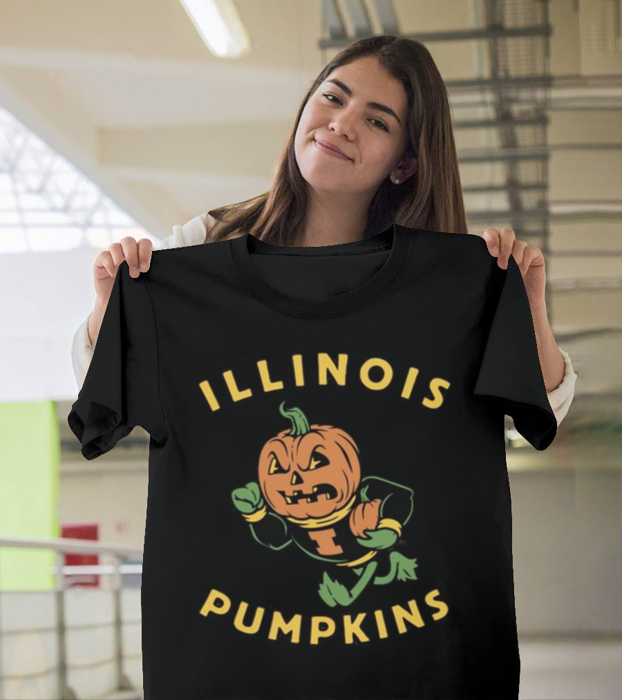 Harebraineddesign Illinois Pumpkins Mascot Creepy Jack-O’-Lantern Football Player T-Shirt