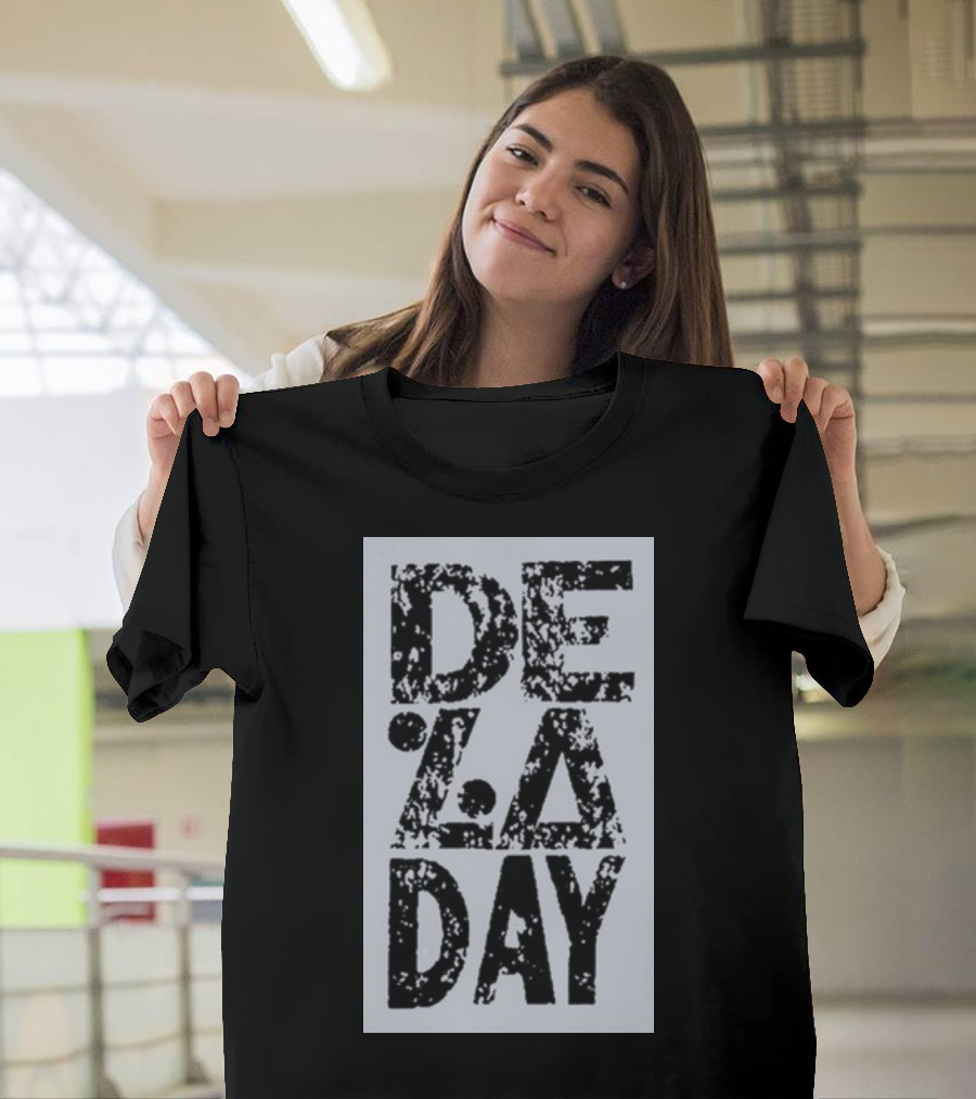 DE LA DAY T-Shirt