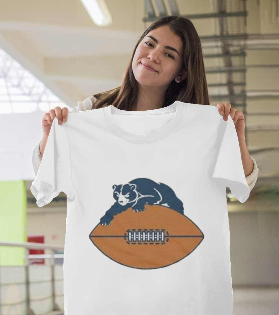 Chicago Bears Vintage Bear And Football Logo 1946 T-Shirt