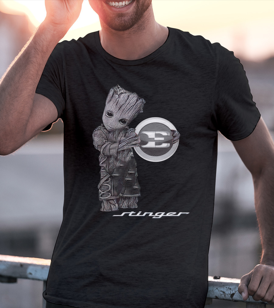 Stinger 02 Groot Holding T-Shirt