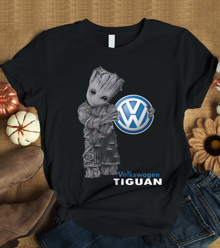 Volkswagen Tiguan Groot With Volkswagen T-Shirt