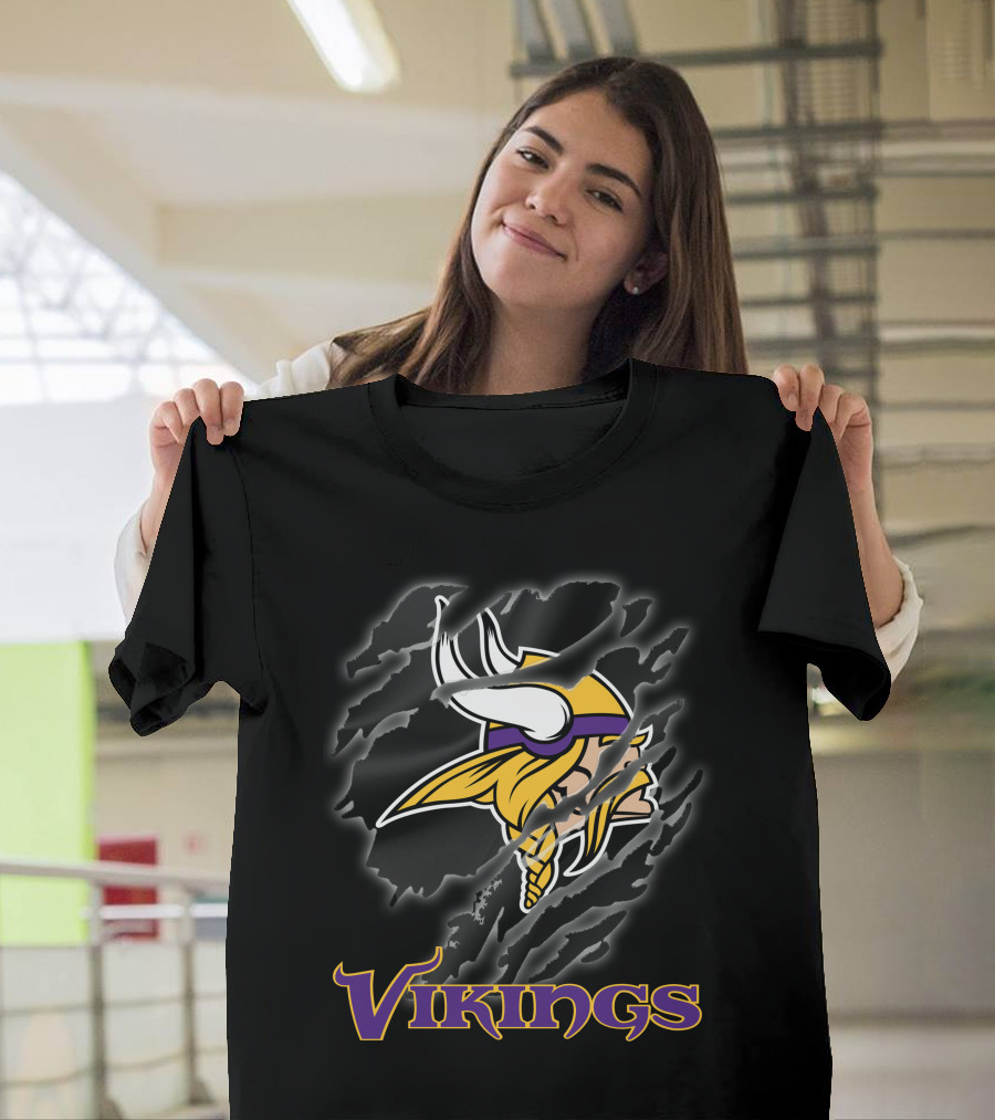 Vikings Nfl Football Helmet Logo Claw Marks Vintage Fan T-Shirt