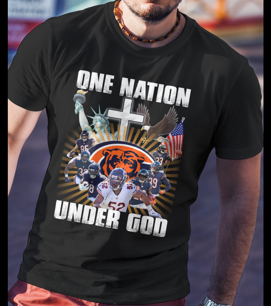 Chicago Bears One Nation Under God Statue Of Liberty American Flag Cross Football Players T-Shirt