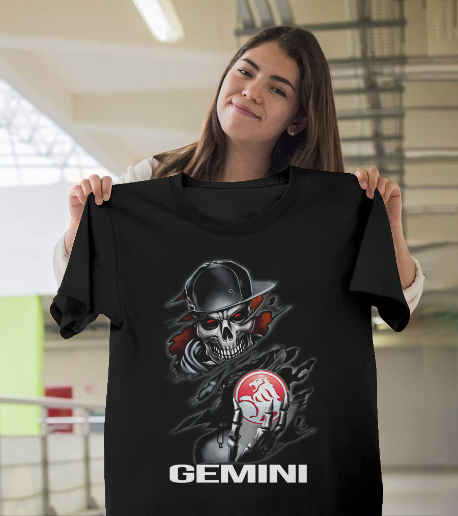 Gemini Skull Holding Red Holden Lion T-Shirt