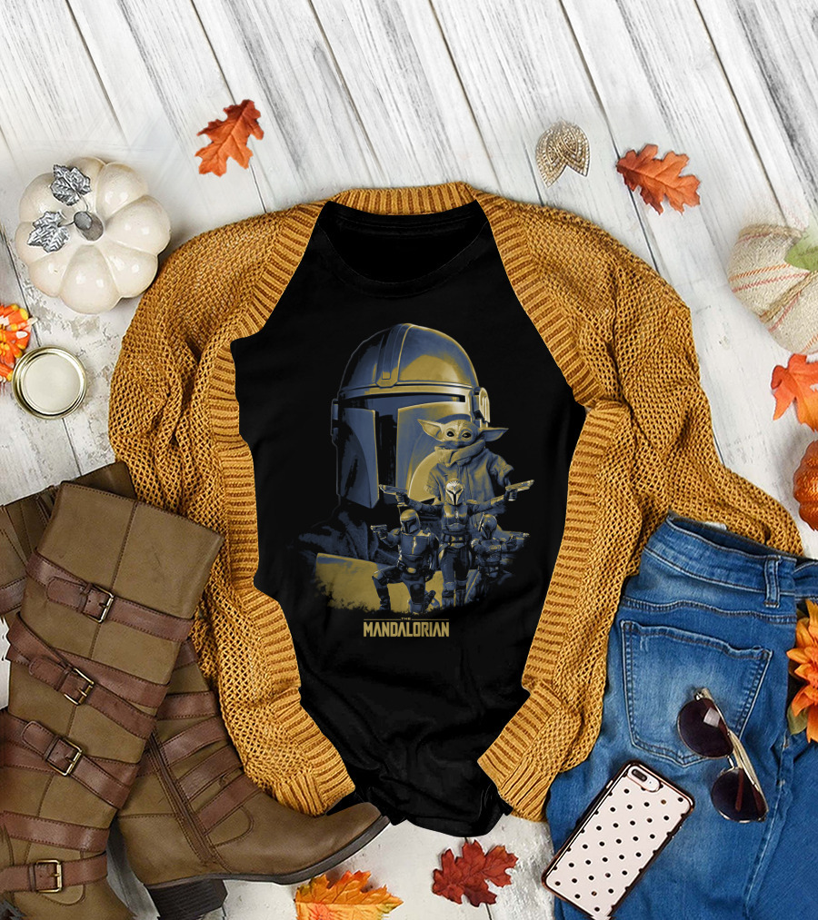 Mandalorian Manda6 Grogu Helmet Star Wars Characters T-Shirt