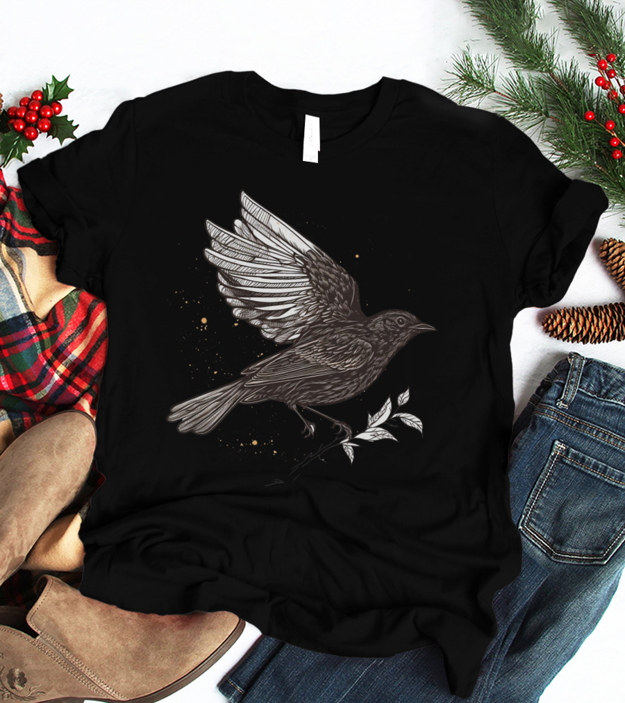 Blackbird Outline Detailed Bird T-Shirt