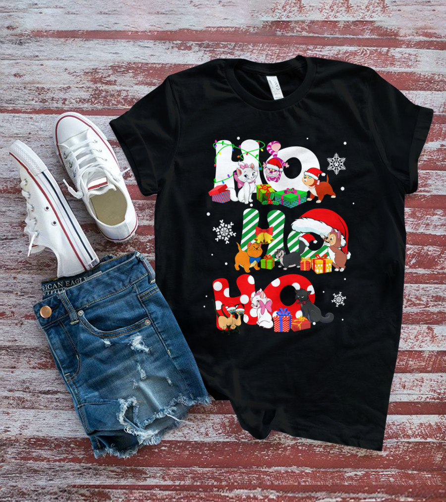 Disney Hohoho Christmas Cats Snowflakes Presents T-Shirt