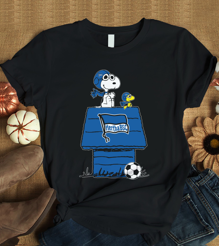 Hertha BSC Snoopy And Woodstock Doghouse Soccer T-Shirt