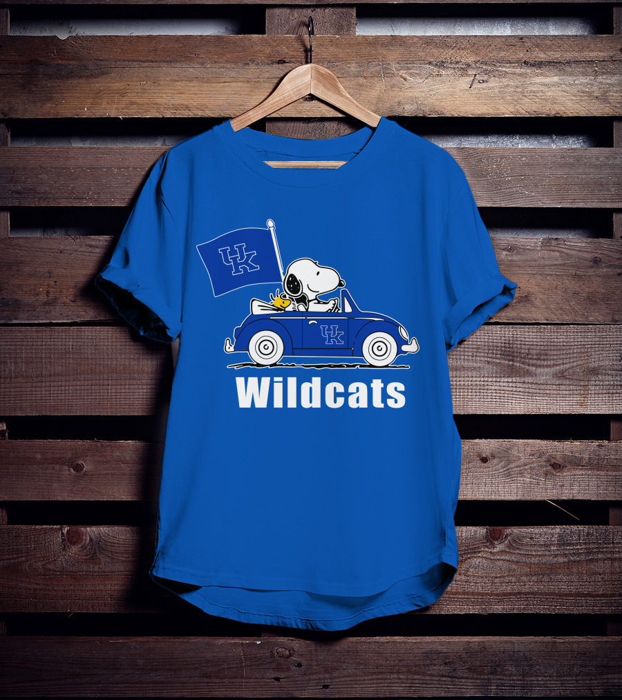 Snoopy Driving Kentucky Wildcats Car With Woodstock And UK Flag T-Shirt