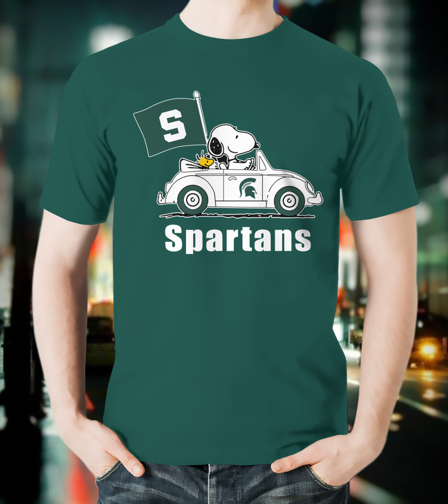 Snoopy Driving With Michigan State Spartans Flag T-Shirt