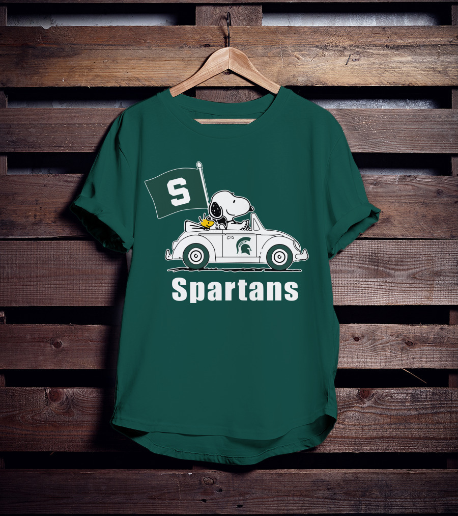 Snoopy Driving With Michigan State Spartans Flag T-Shirt