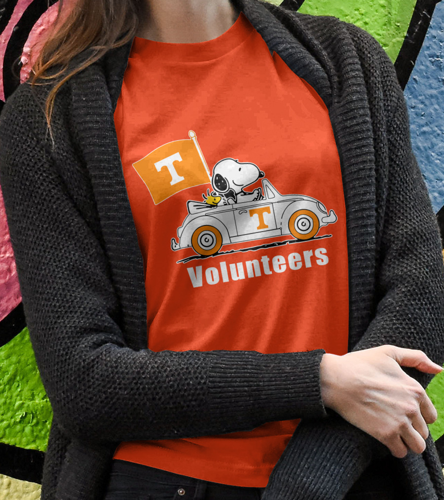 Tennessee Volunteers Snoopy Driving With T Flag T-Shirt