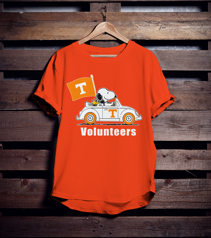 Tennessee Volunteers Snoopy Driving With T Flag T-Shirt