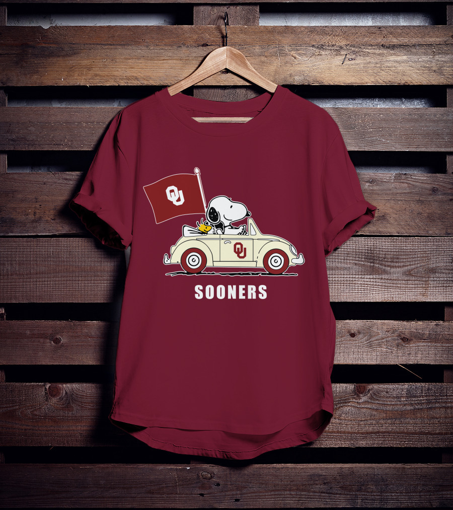 Snoopy Driving Oklahoma Sooners OU Flag Retro Car T-Shirt