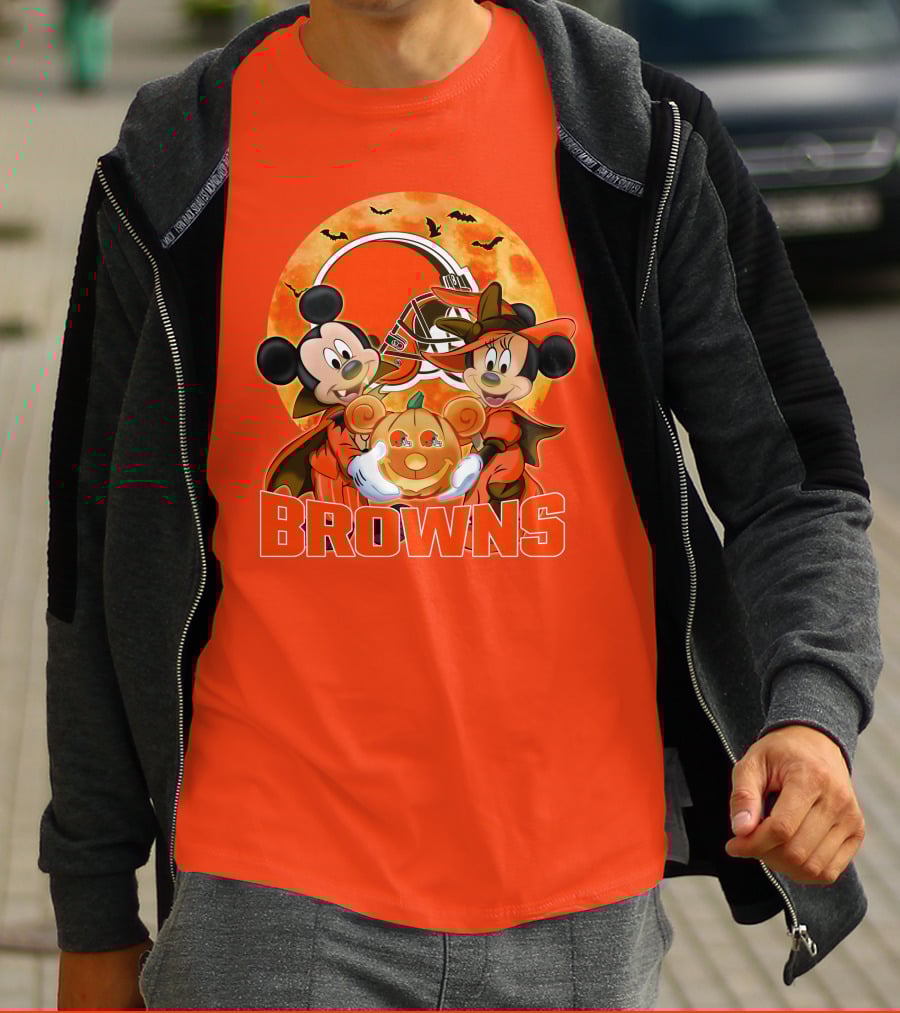 Cleveland Browns Mickey And Minnie Mouse Halloween Bats Pumpkin Helmet T-Shirt