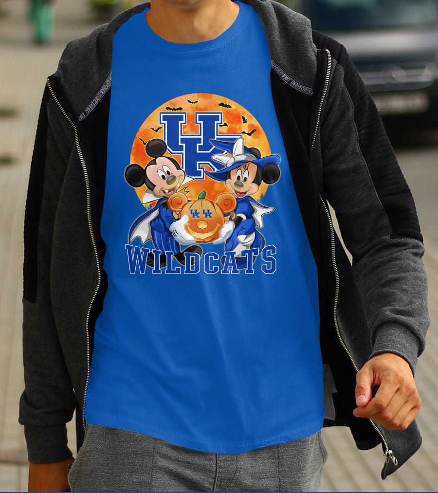 Kentucky Wildcats Mickey Mouse Minnie Mouse Halloween Moon Pumpkin T-Shirt