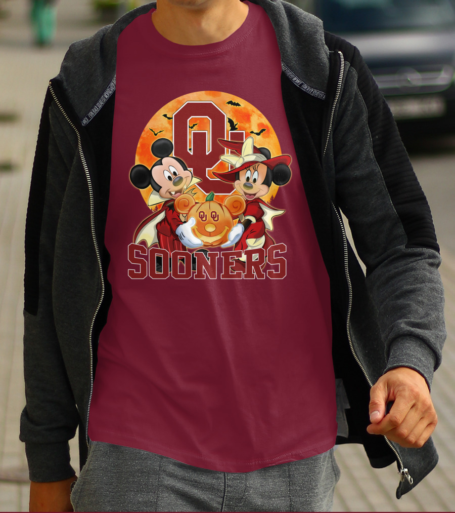 Oklahoma Sooners Mickey Mouse And Minnie Mouse Halloween Pumpkin Moon Bats T-Shirt