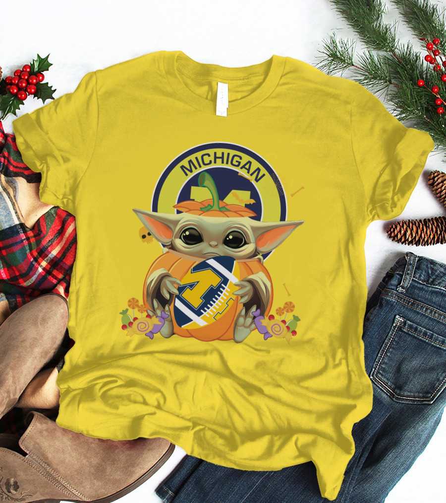 Halloween Pumpkin Baby Yoda Hug Michigan Wolverines Football T-Shirt