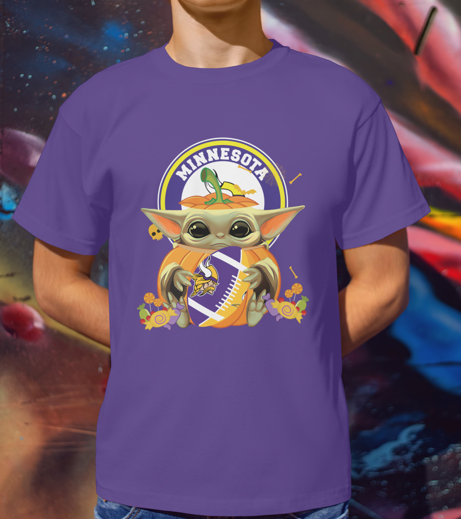 Halloween Pumpkin Baby Yoda Minnesota Vikings Hug T-Shirt
