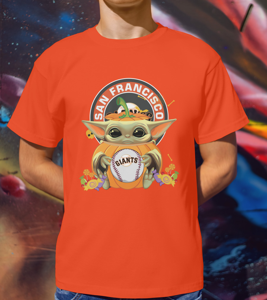 San Francisco Giants Halloween Baby Yoda Pumpkin Hug Baseball T-Shirt