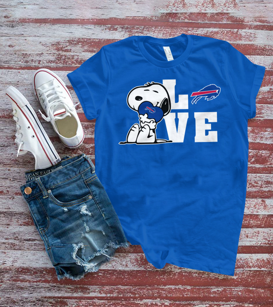 Snoopy Holding Heart Buffalo Bills Love T-Shirt