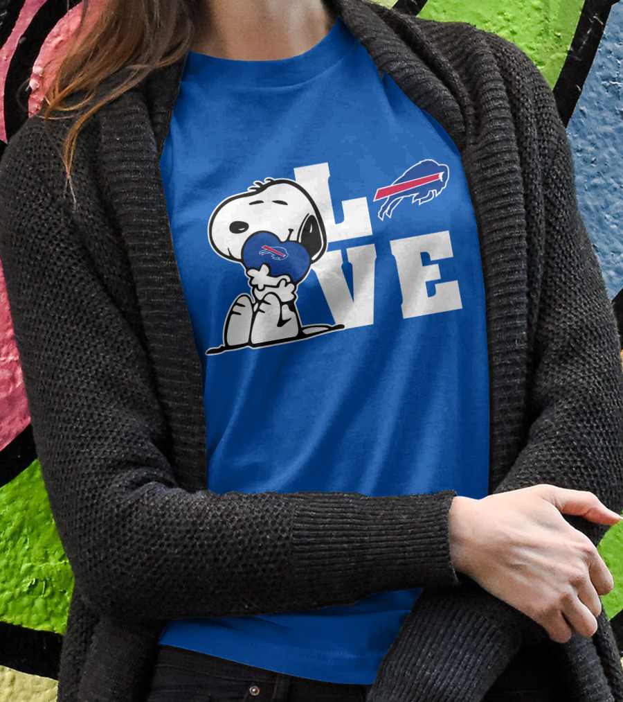 Snoopy Holding Heart Buffalo Bills Love T-Shirt