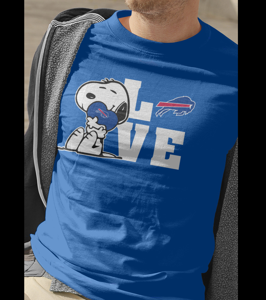 Snoopy Holding Heart Buffalo Bills Love T-Shirt