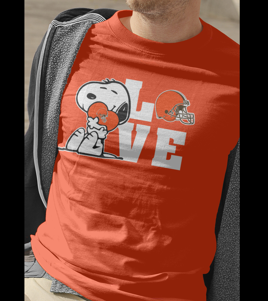 Snoopy Love Cleveland Browns Football Helmet T-Shirt