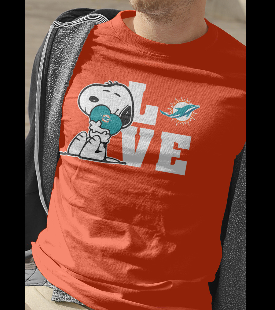 Snoopy Love Miami Dolphins Nfl Football Peanuts Fan T-Shirt