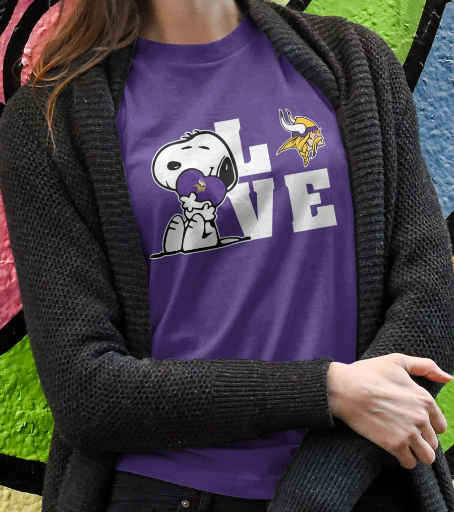 Snoopy Love Minnesota Vikings Logo Heart Hug T-Shirt