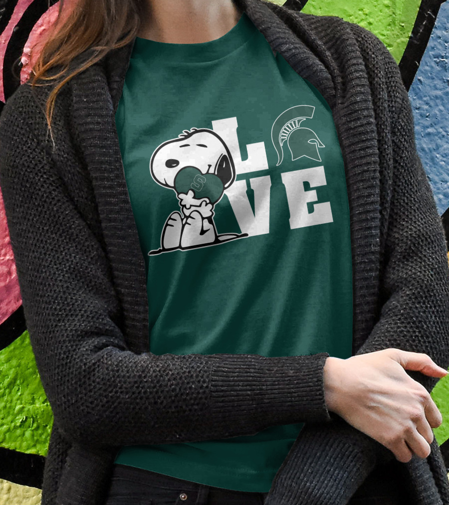 Snoopy Hugging Heart With Michigan State Spartans Helmet LOVE T-Shirt