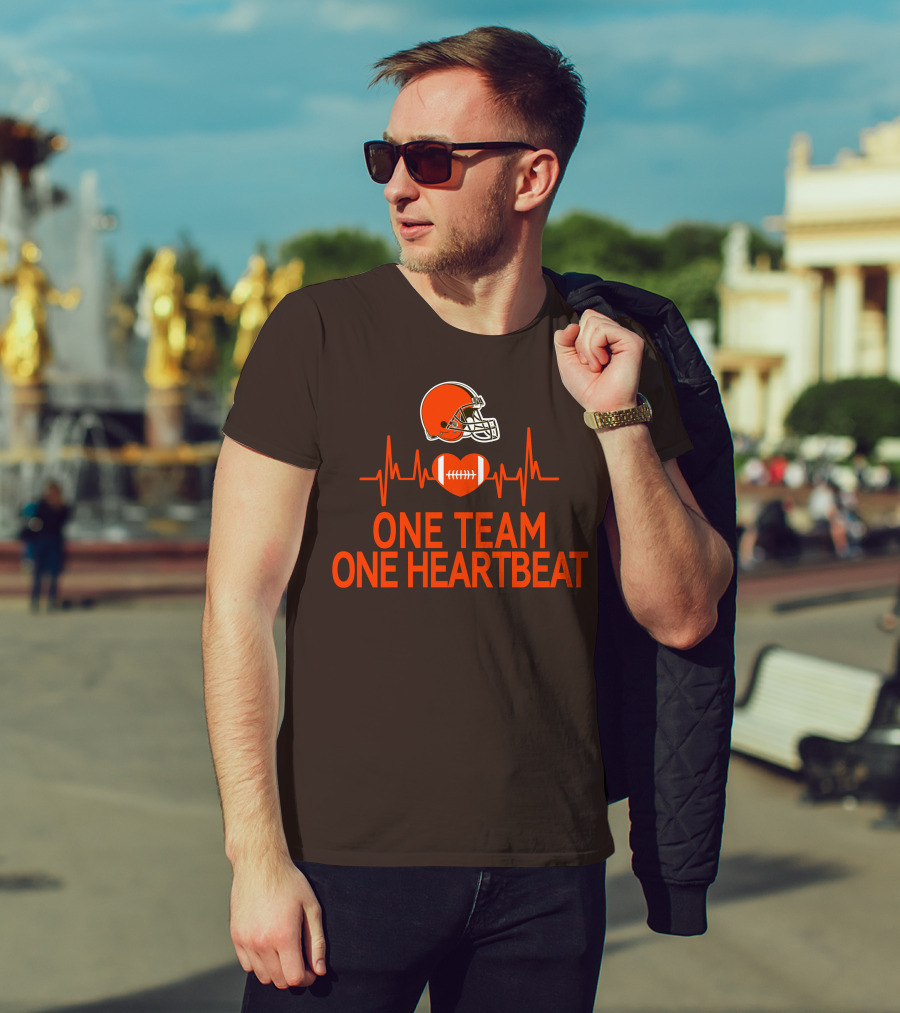 Cleveland Browns Football Helmet One Team One Heartbeat T-Shirt