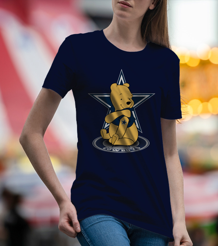Dallas Cowboys Winnie The Pooh Star Logo Hugging Sitting T-Shirt