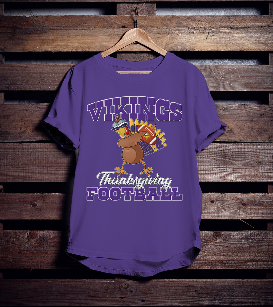 Vikings Thanksgiving Football Turkey Holding Minnesota Logo Ball T-Shirt