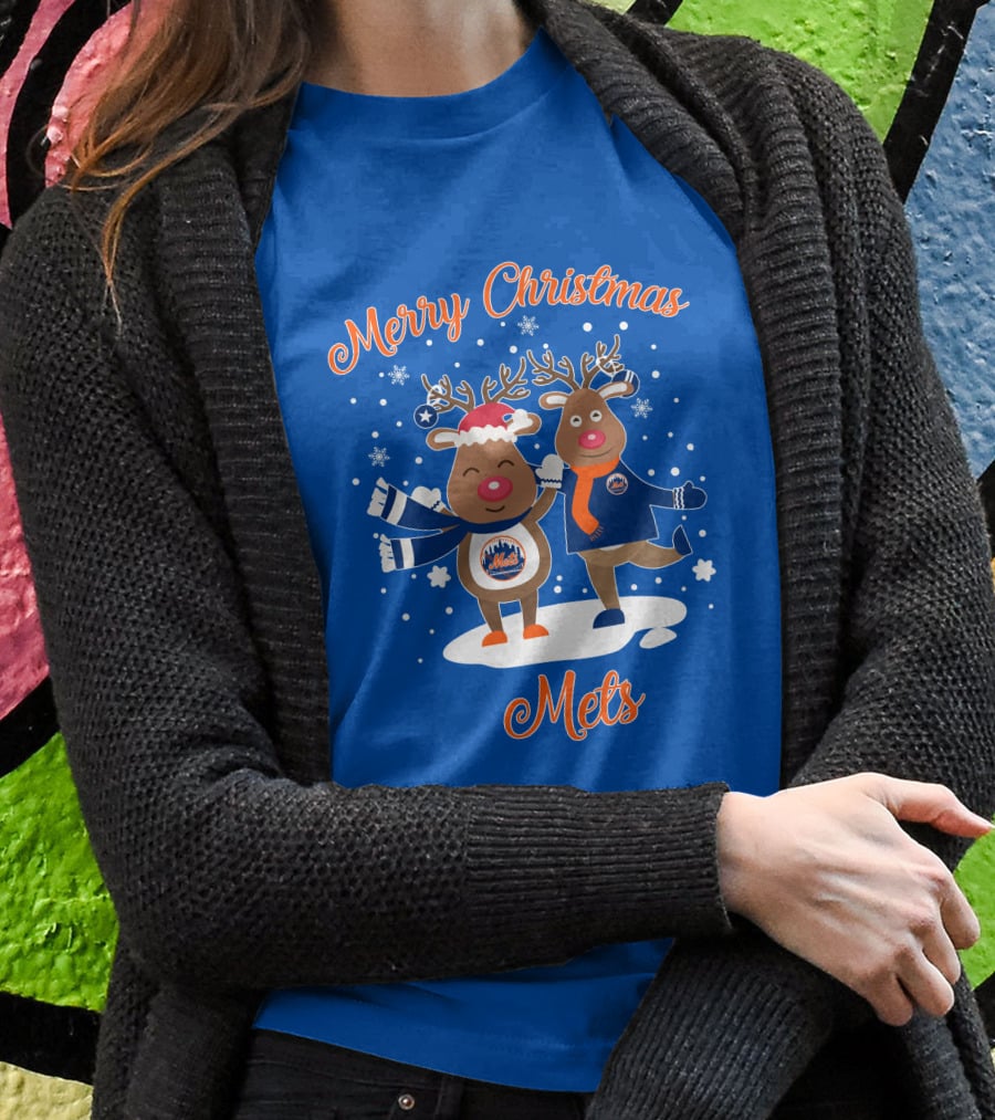 Merry Christmas Mets Reindeer Snowflakes Fun T-Shirt