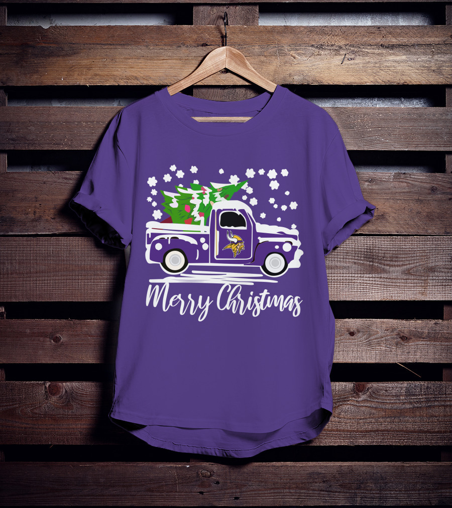 Merry Christmas Minnesota Vikings Vintage Car With Christmas Tree T-Shirt