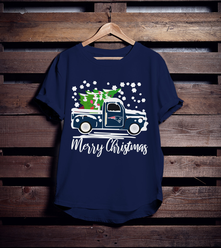 New England Patriots Vintage Truck Merry Christmas Snowflakes Tree T-Shirt