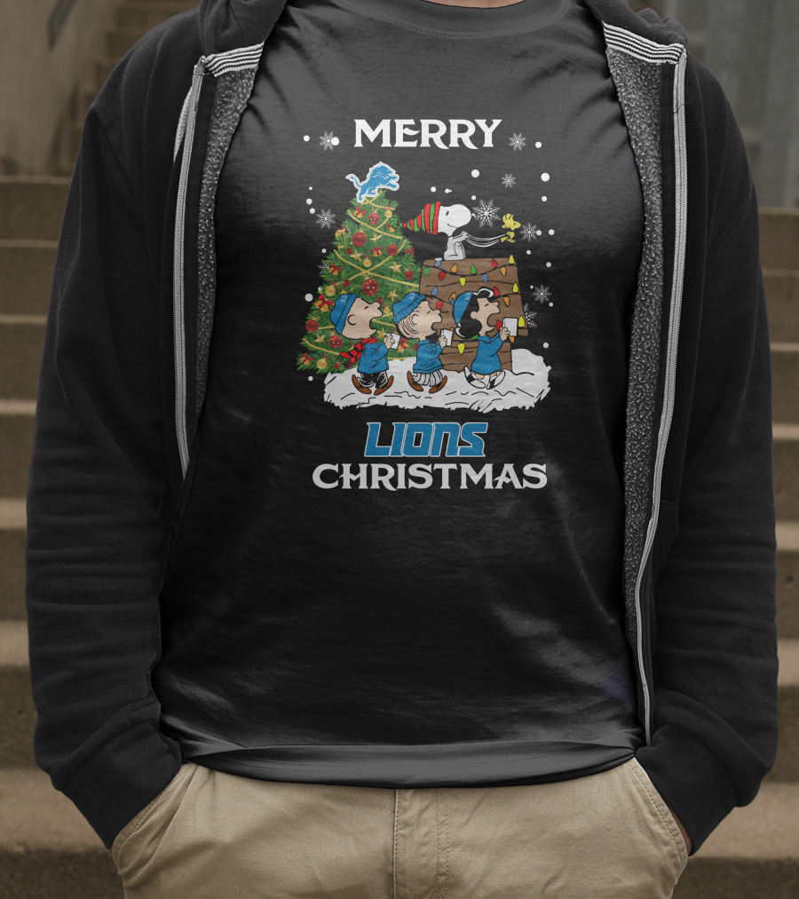 Merry Lions Christmas Detroit Peanuts Tree T-Shirt