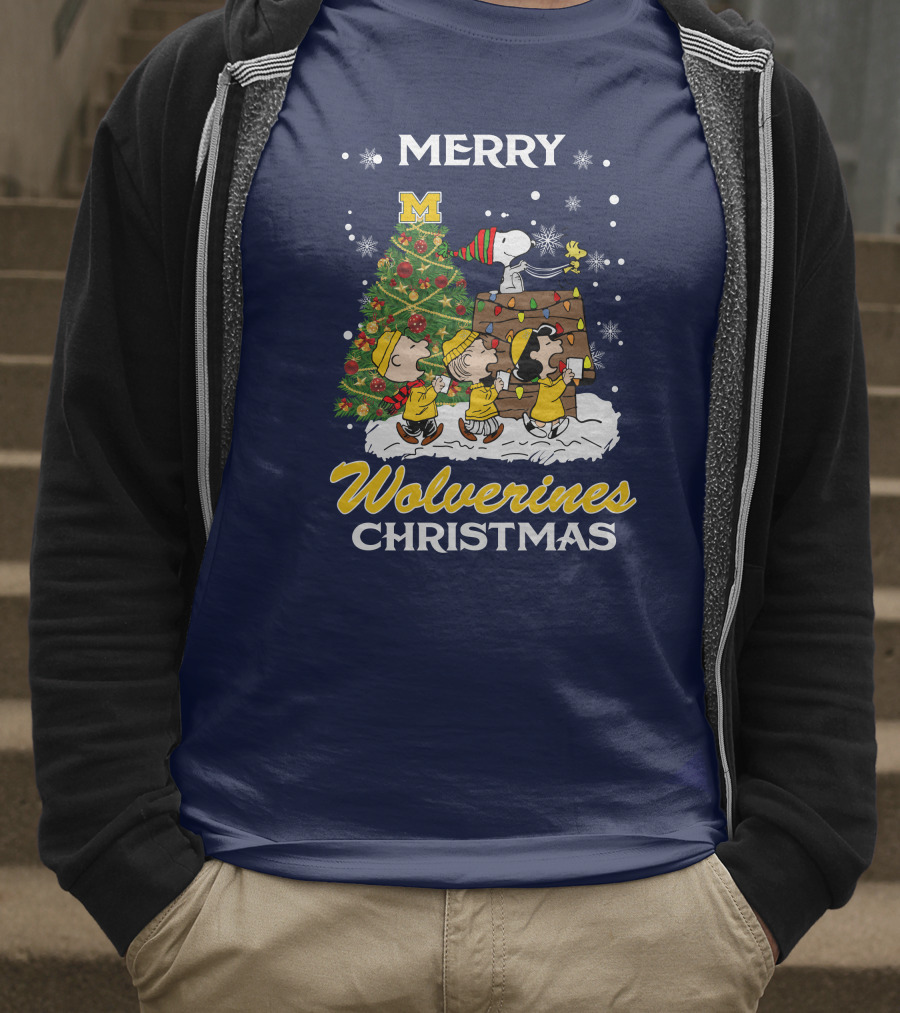 Merry Wolverines Christmas Peanuts Tree Celebration T-Shirt