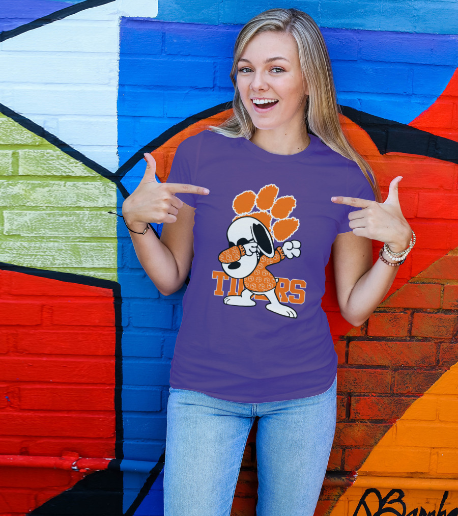 Snoopy Dabbing Clemson Tigers Paw Prints T-Shirt