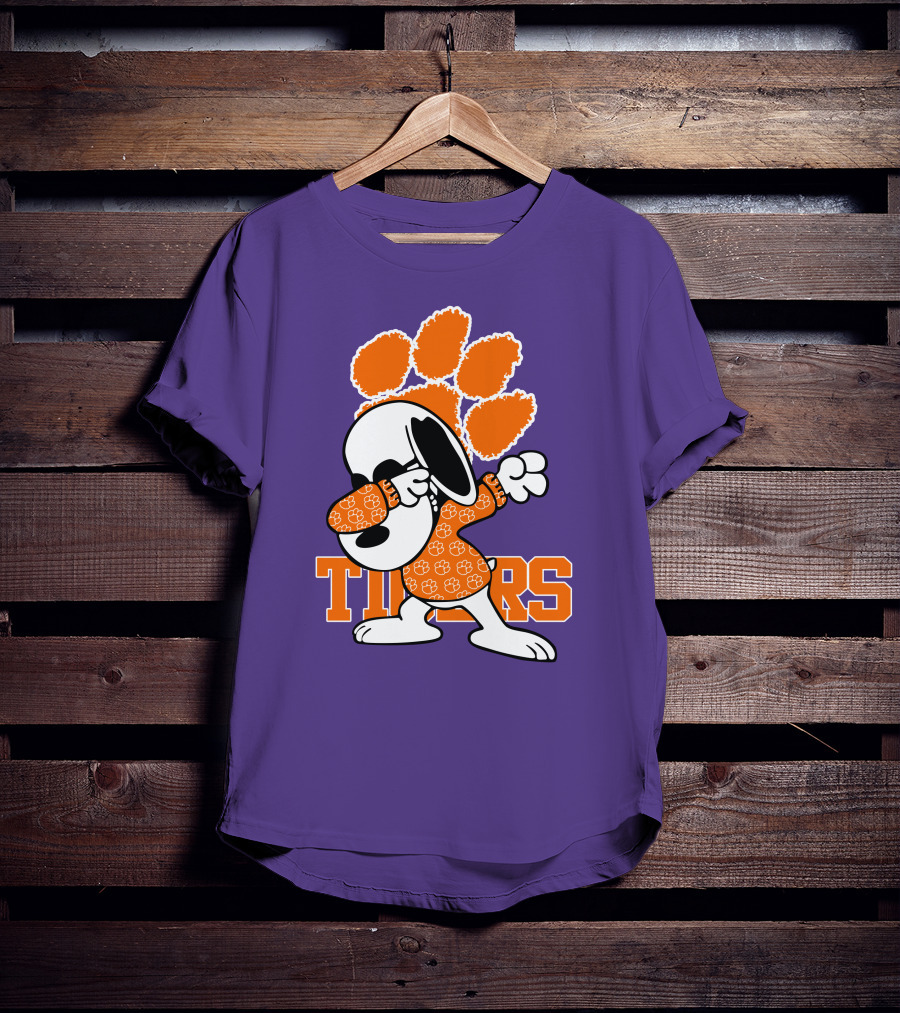 Snoopy Dabbing Clemson Tigers Paw Prints T-Shirt
