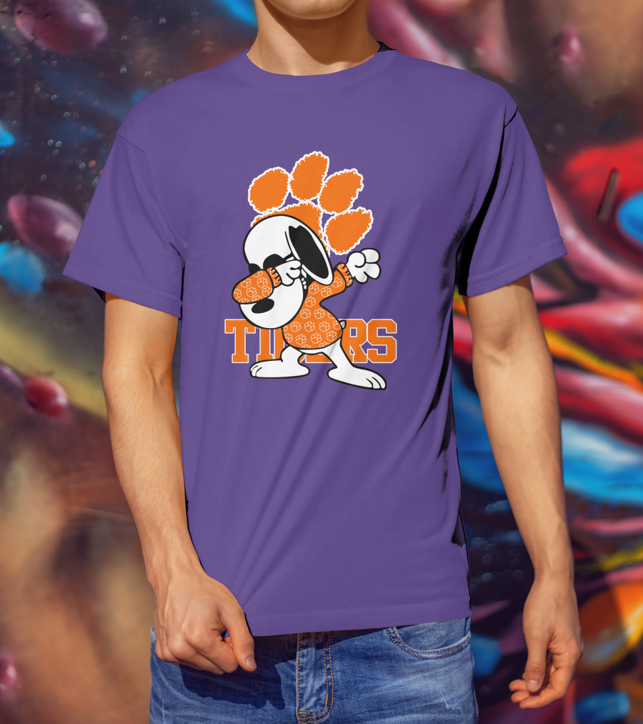 Snoopy Dabbing Clemson Tigers Paw Prints T-Shirt