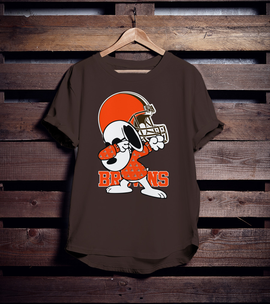 Cleveland Browns Snoopy Dabbing Football Helmet T-Shirt