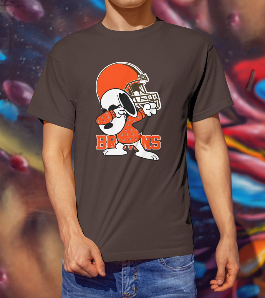 Cleveland Browns Snoopy Dabbing Football Helmet T-Shirt